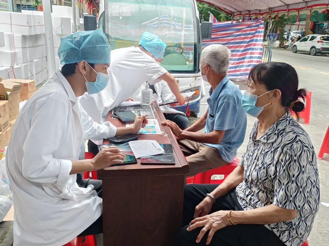 中央再提減負(fù)！基層衛(wèi)生健康發(fā)展逐步駛?cè)搿翱燔嚨馈?>
																									</div>
																									<!-- 內(nèi)容 -->
																									<div   id="ggcss46ueay"   class="txtBox">
																										<!-- 標(biāo)題 -->
																										<div
																											class="newTitle">
																											<strong
																												class="p_title name">中央再提減負(fù)！基層衛(wèi)生健康發(fā)展逐步駛?cè)搿翱燔嚨馈?/strong>
																											<img src="/static/group1/M00/16/C6/rBQBG1ziO9WELTQlAAAAACzgD4A004.jpg"
																												alt="查看詳情"
																												class="imgLink">
																										</div>
																										<!-- tool開始 -->
																										<div   id="ggcss46ueay"   class="tips">
																											<span id="ggcss46ueay"    class="newYear">發(fā)布時(shí)間：
																												2023-06-25</span>
																										</div>
																										<!-- tool結(jié)束 -->
																										<!-- 描述 -->
																										<div
																											class="p_summary newSummry">
																										</div>
																									</div>
																								</a>
																							</div>
																																														<div   id="ggcss46ueay"   class="p_articles newLi">
																								<a href="/news/498.html" class="newLink" target="_self">
																									<!-- 圖片 -->
																									<div   id="ggcss46ueay"   class="newImgBox">
																										<img src="/uploads/allimg/20230625/1-23062514195E59.jpg"
																											title=